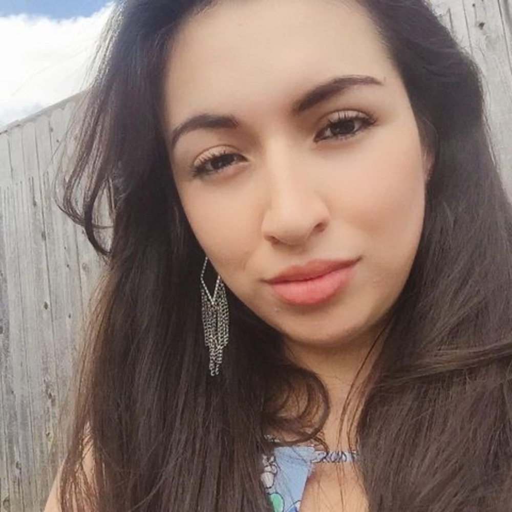 Meet your Posher, Anayeli